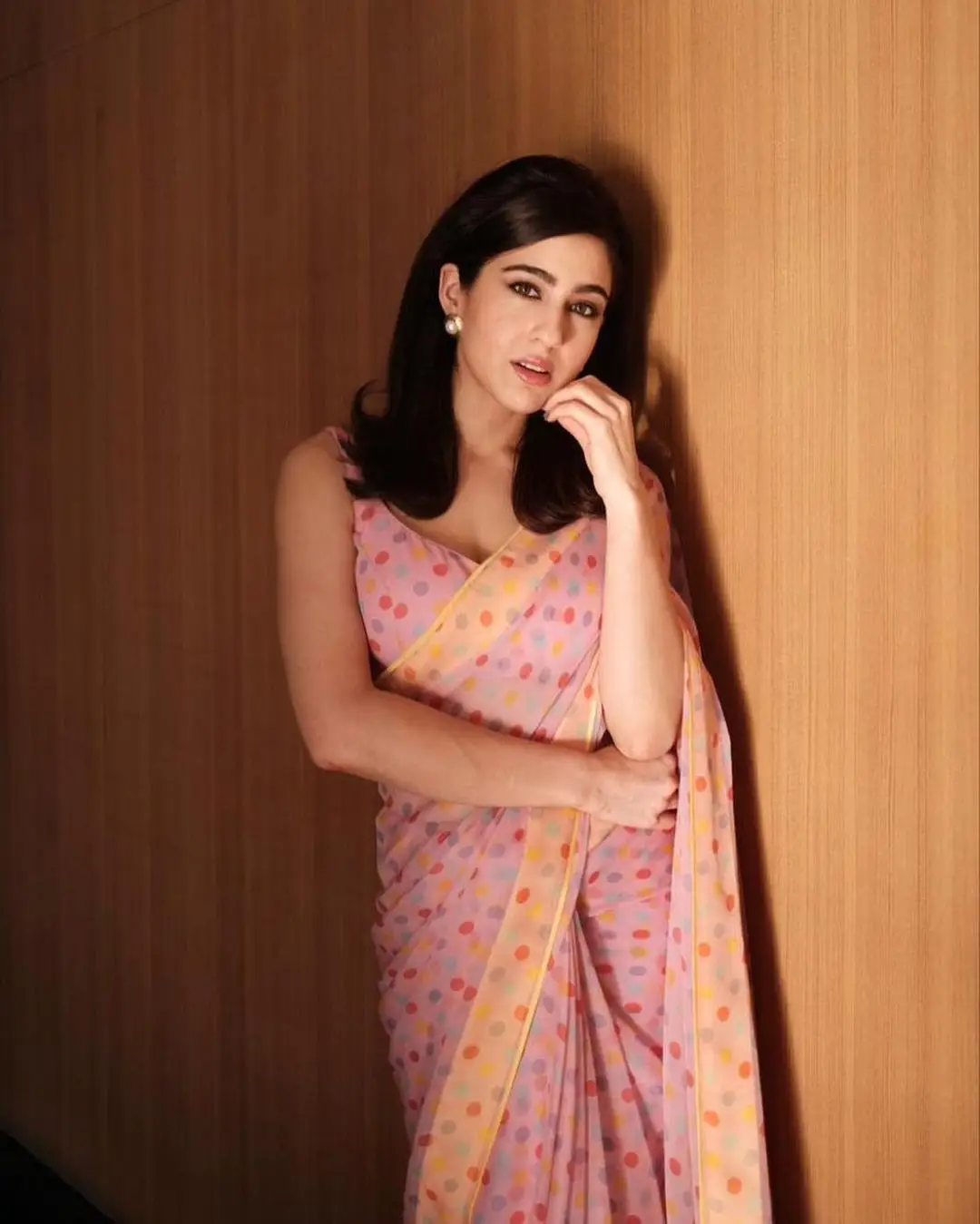 SARA ALI KHAN STILLS IN PINK SAREE SLEEVELESS BLOUSE 3